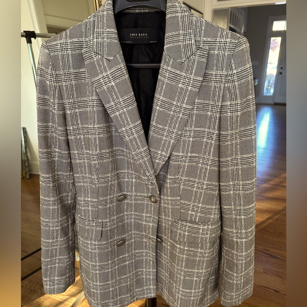 Zara size M grey and white plaid double breasted blazer